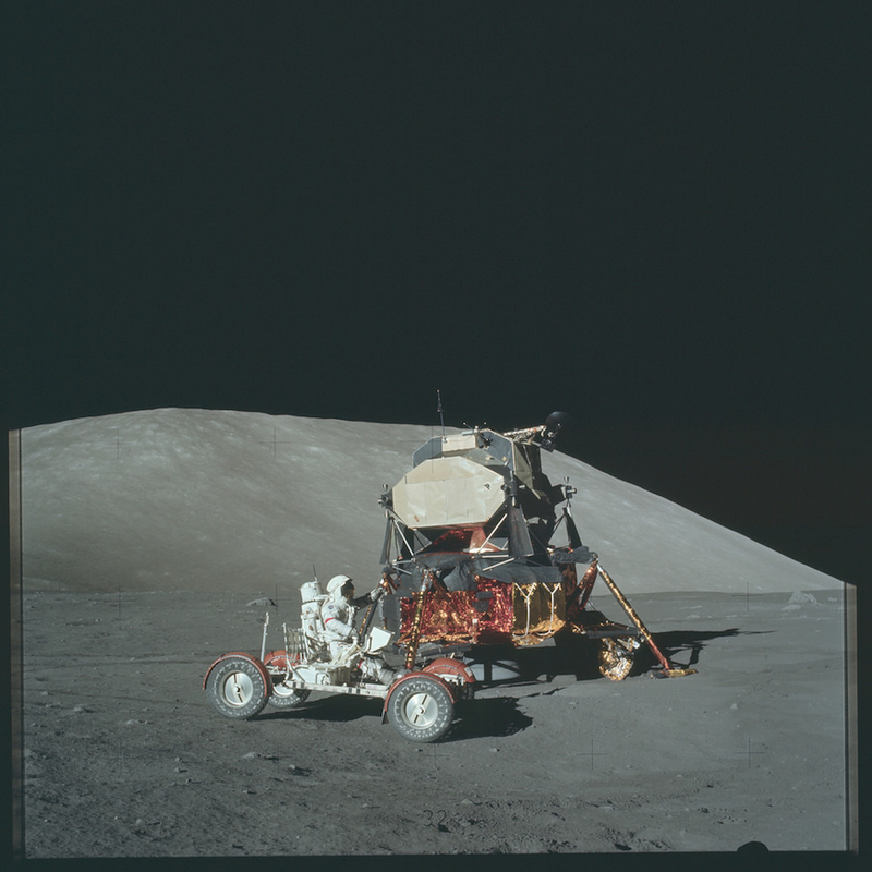 Illustration for article titled NASA Just Released 8,400+ Incredible High-Res Images From The Apollo Program